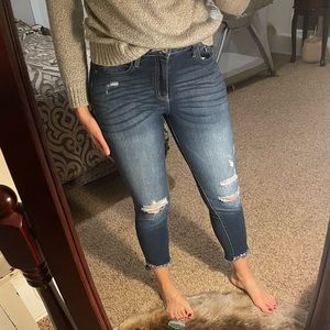 KanCan Dark Wash Midrise Skinny Flattering Whisking Denim Ankle Distressed